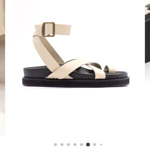 Liberte’ Leather Lug Orthotic Technical Sandal Ankle Strap Ugg Aritzia Zara 8.0